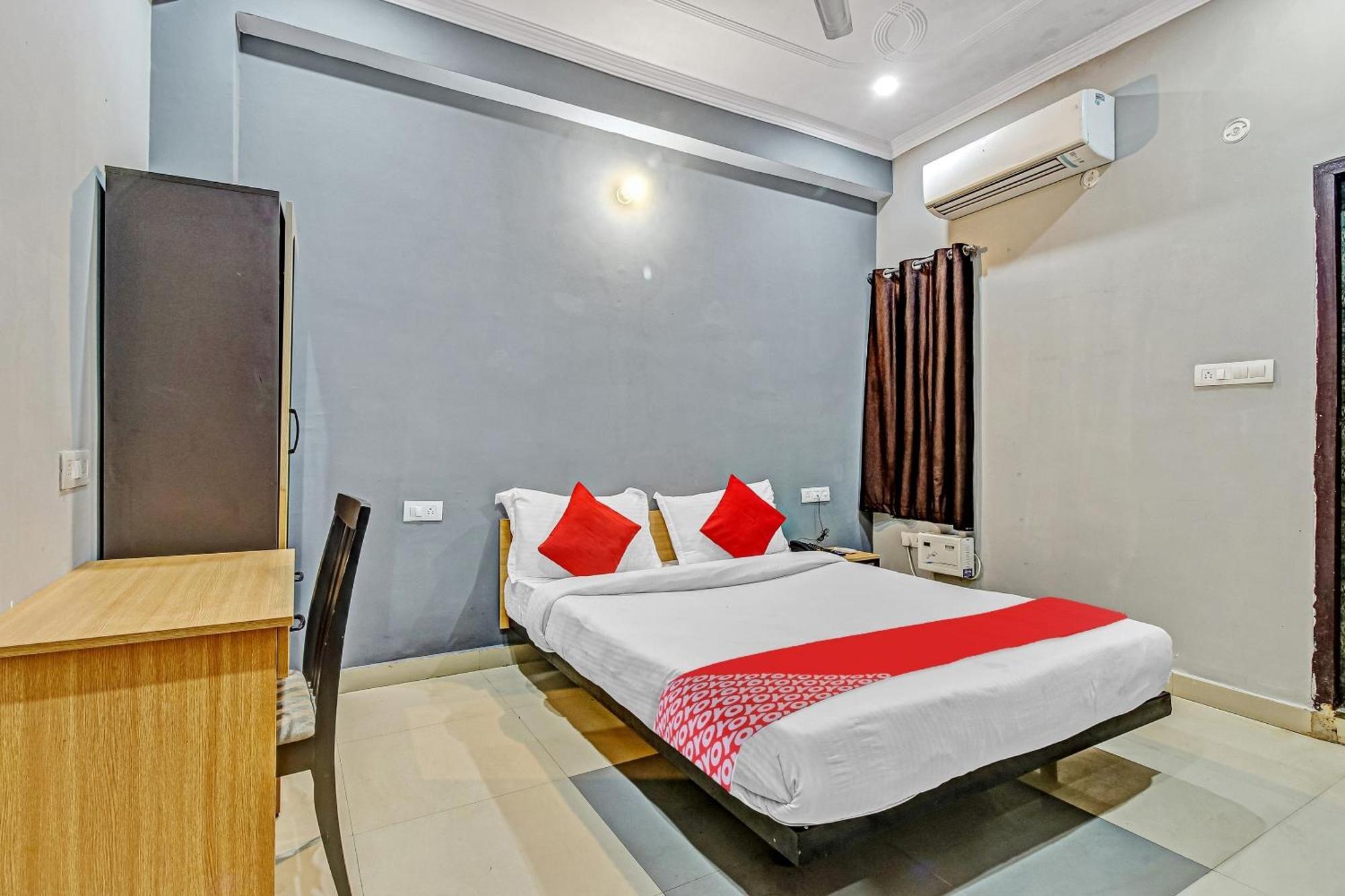 Super Collection O Orphic Inn Near Munshi Pulia Metro Station Chinhat 外观 照片
